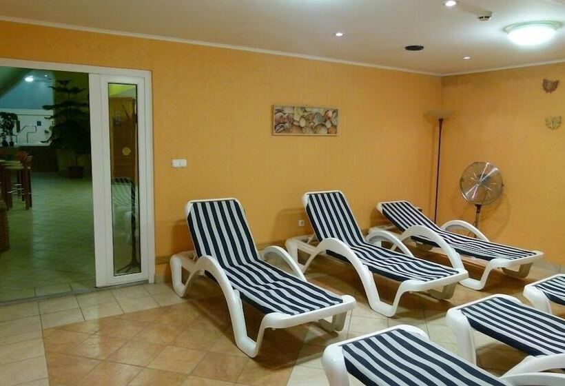 Отель Unicornis