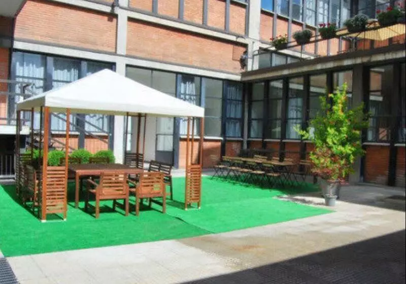 Mio Hostel
