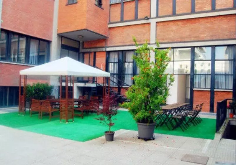Mio Hostel