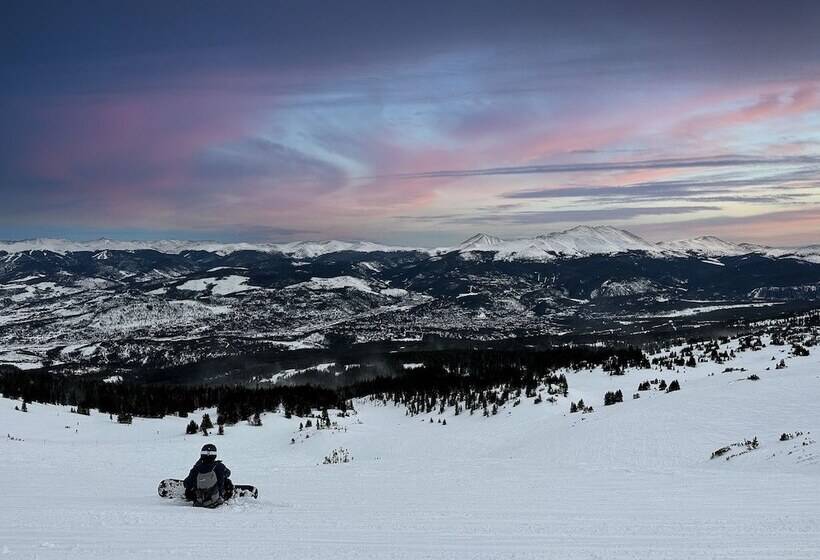 200 Caravelle Drive : 3