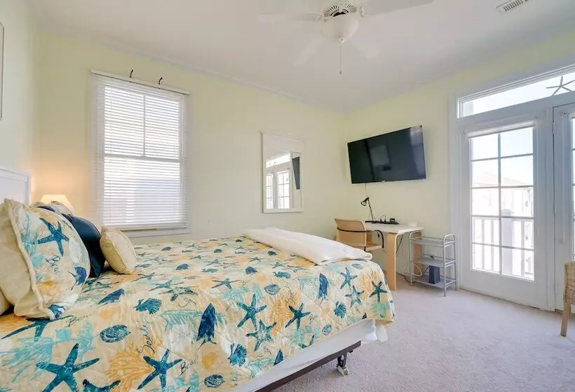 Breezy Kure Beach Home   Walk To Pier & Ocean!