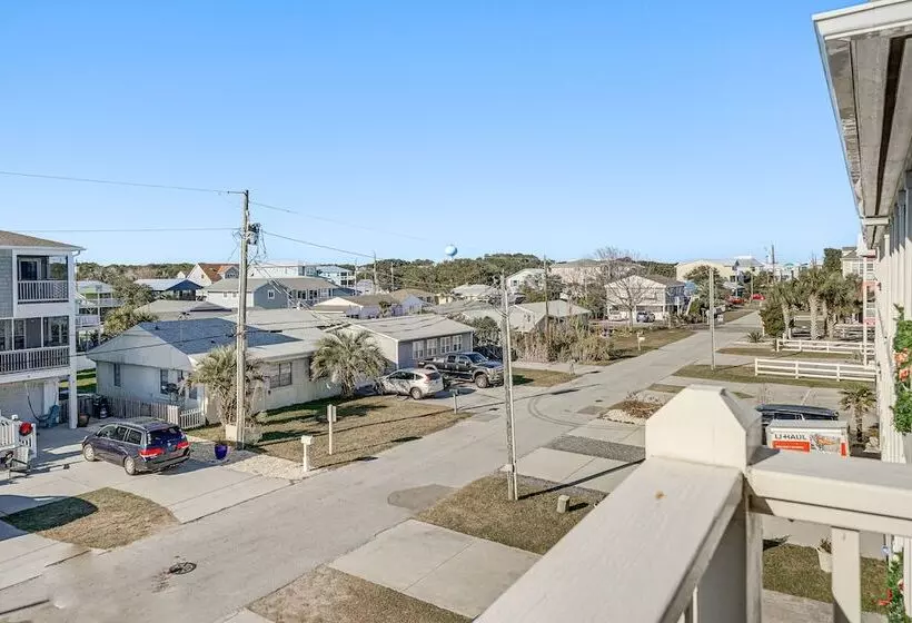 Breezy Kure Beach Home   Walk To Pier & Ocean!
