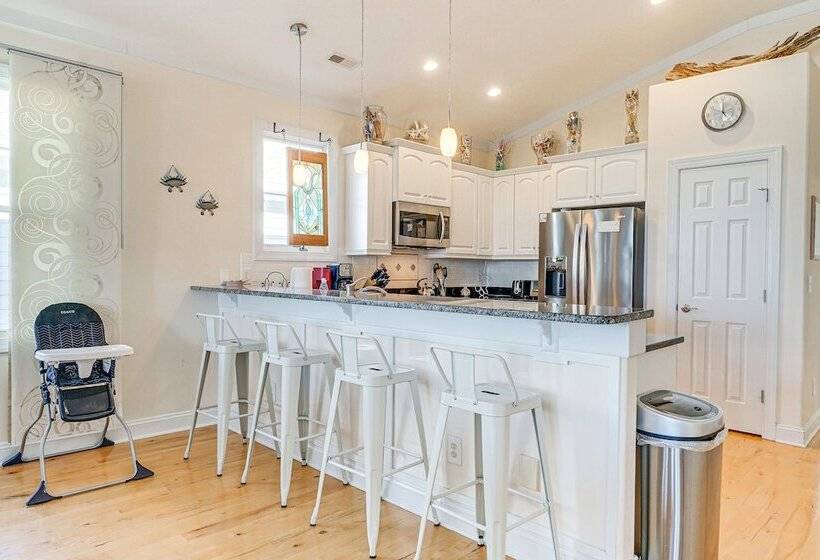 Breezy Kure Beach Home   Walk To Pier & Ocean!