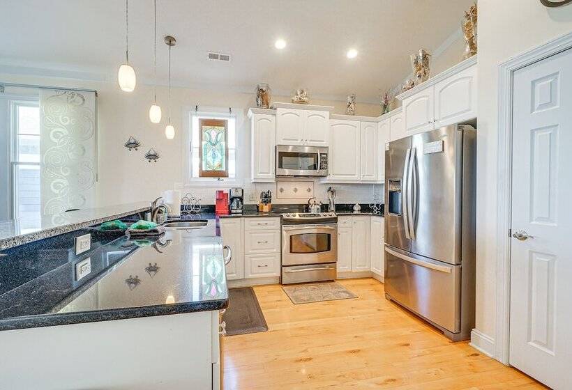 Breezy Kure Beach Home   Walk To Pier & Ocean!