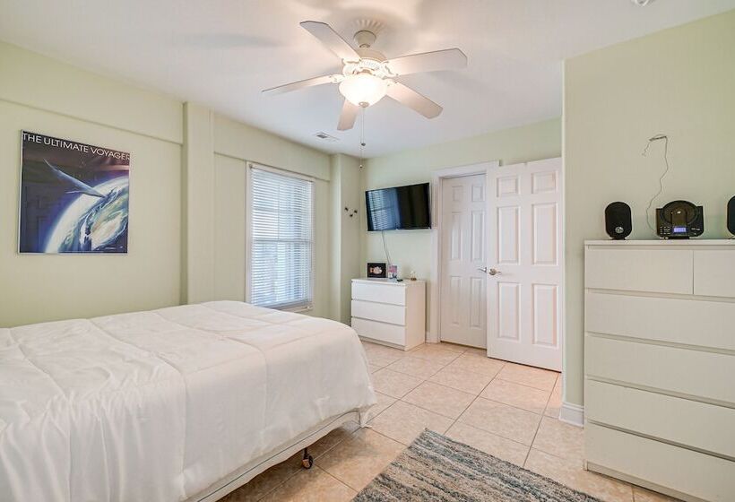 Breezy Kure Beach Home   Walk To Pier & Ocean!