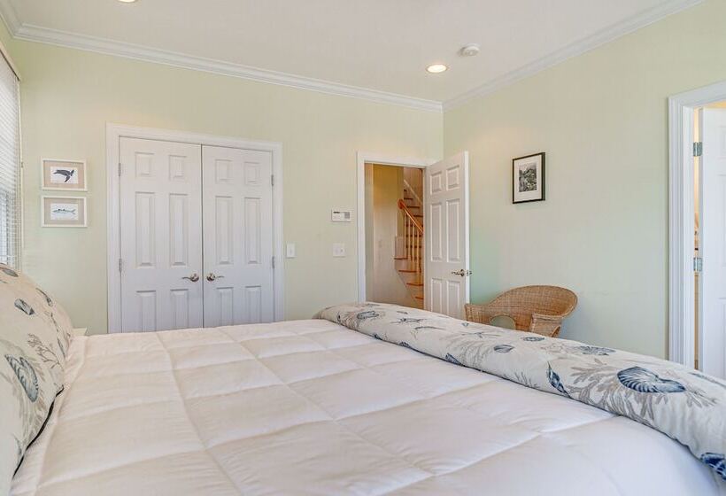 Breezy Kure Beach Home   Walk To Pier & Ocean!