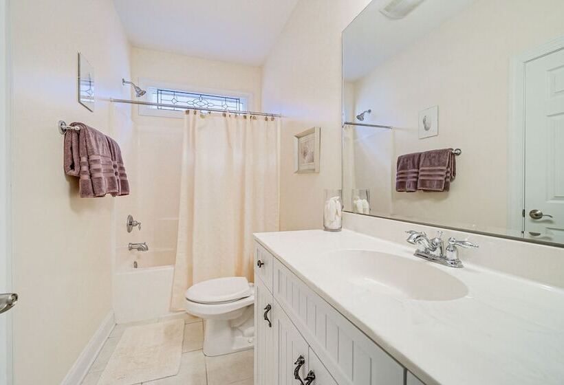 Breezy Kure Beach Home   Walk To Pier & Ocean!