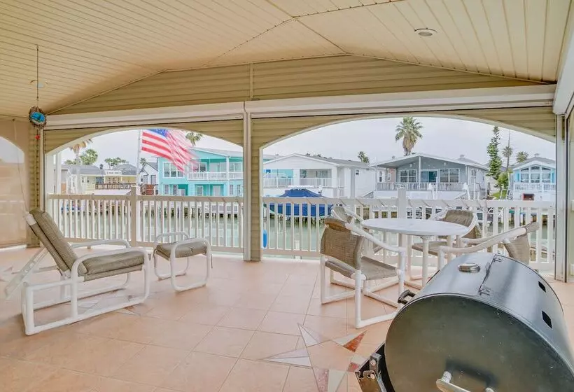 Canal Front Port Isabel Cottage: 5 Mi To Beach!