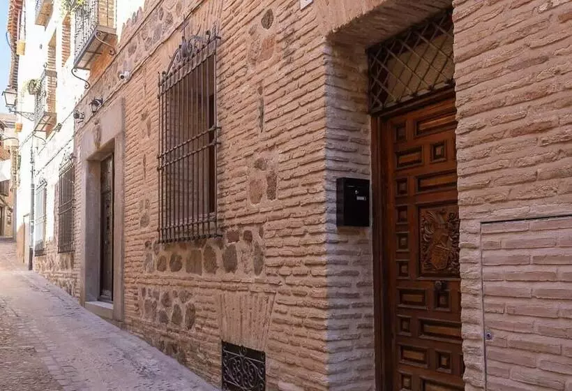 Casón De Los López Apartments