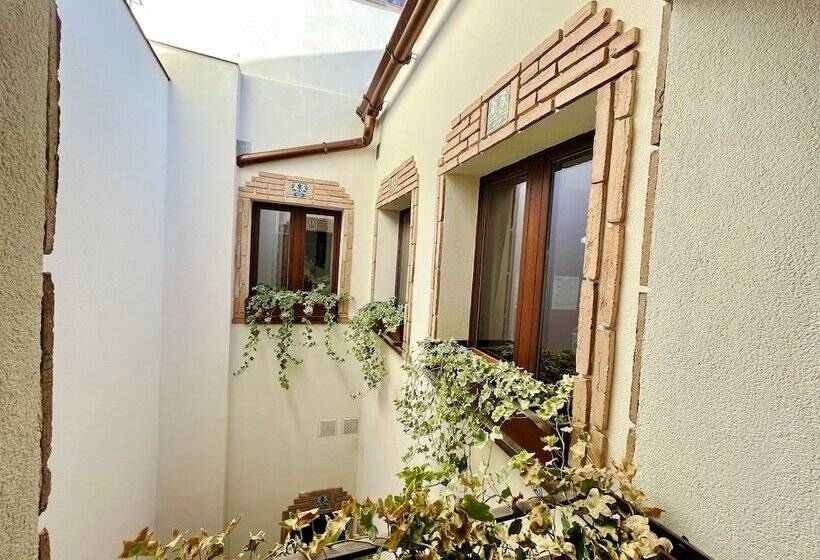 Casón De Los López Apartments