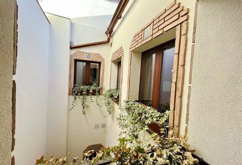 Casón De Los López Apartments
