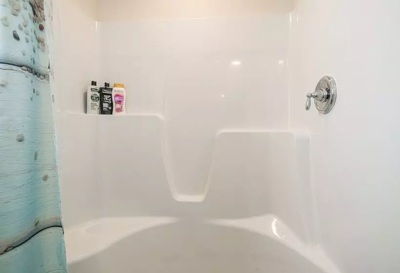 Coastal Virginia Home W/ Private Beach Access!