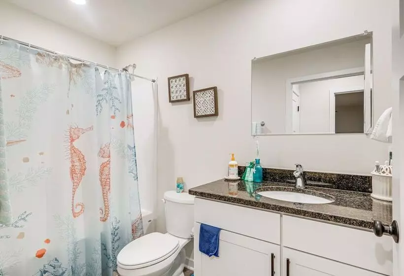 Coastal Virginia Home W/ Private Beach Access!