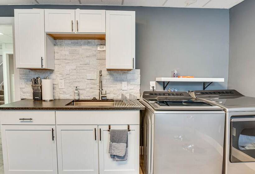 Columbus Apartment ~ 2 Mi To Ohio State University