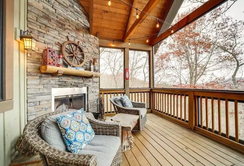 Hike & Boat: Cozy Bear Lake Cottage!