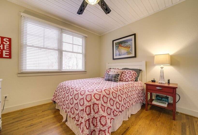 Hike & Boat: Cozy Bear Lake Cottage!