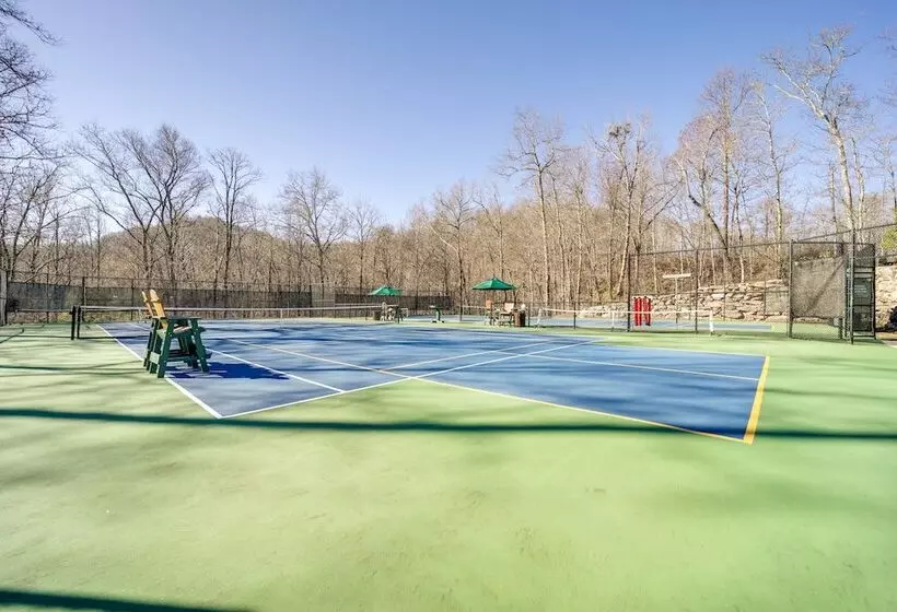 Hike & Boat: Cozy Bear Lake Cottage!