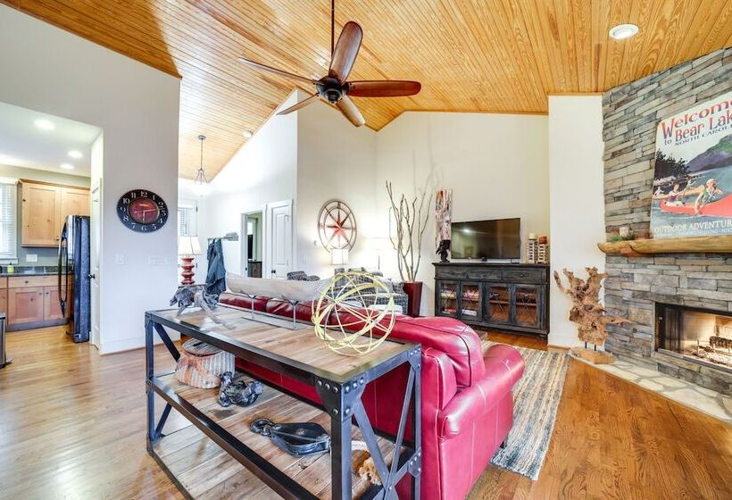 Hike & Boat: Cozy Bear Lake Cottage!