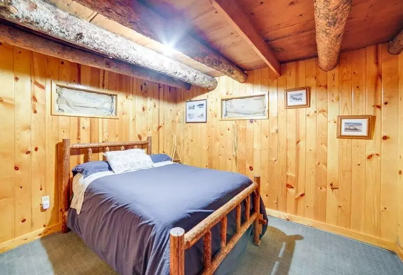 Yellowstone Cabin Getaway Near National Park