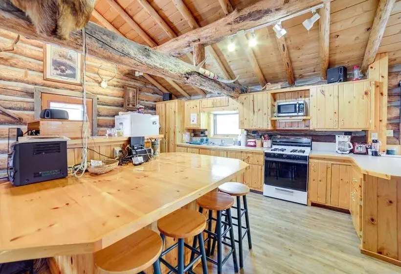 Yellowstone Cabin Getaway Near National Park