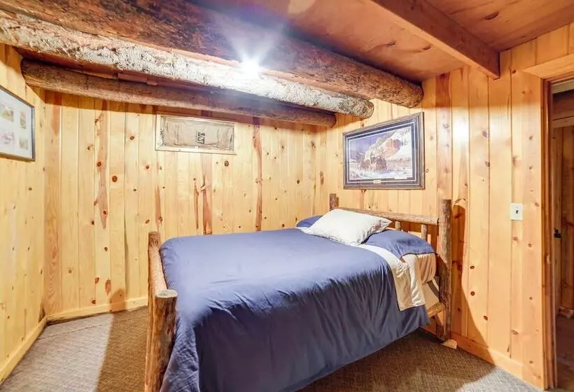 Yellowstone Cabin Getaway Near National Park