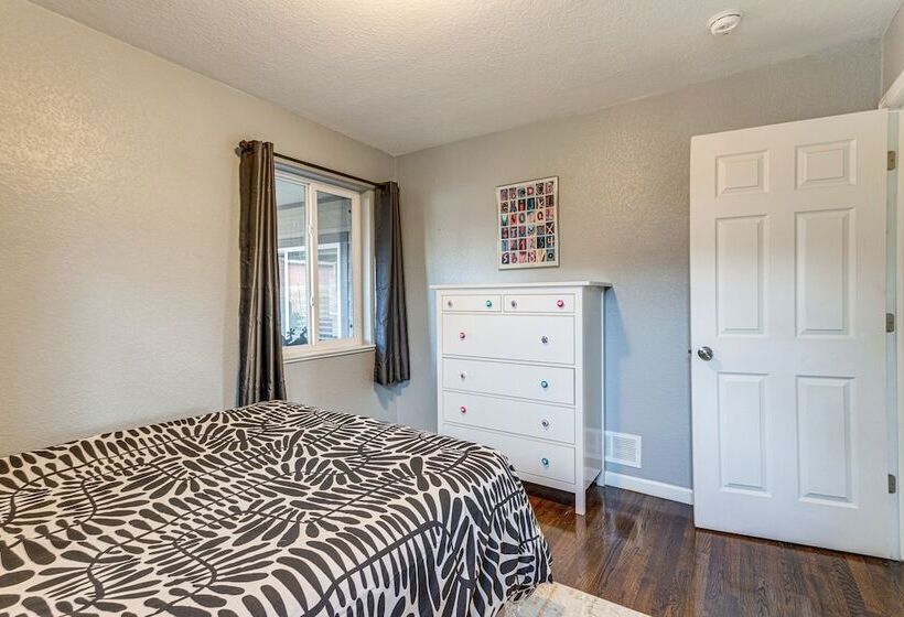 5 Mi To Dtwn Denver: Pet Friendly Home W/ Yard