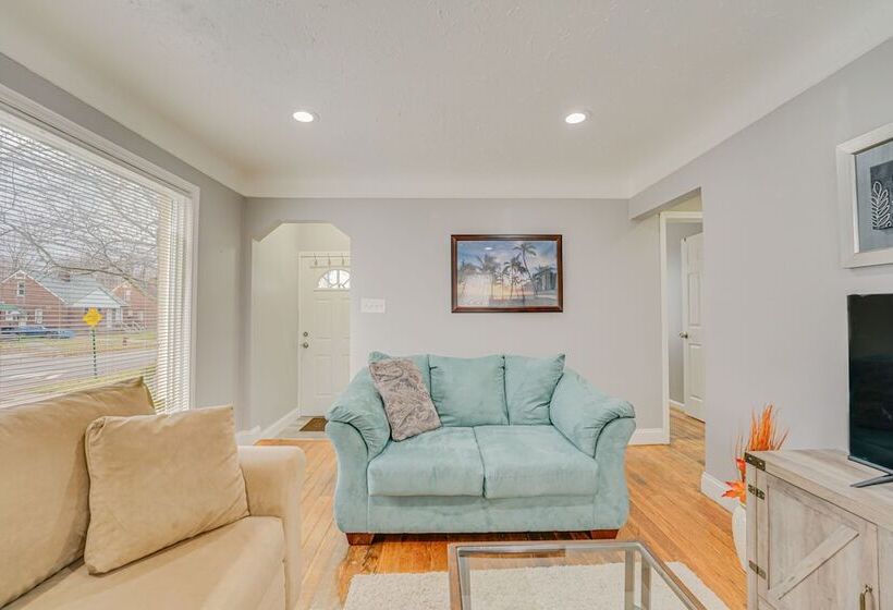 Detroit Vacation Rental: Private Patio & Yard