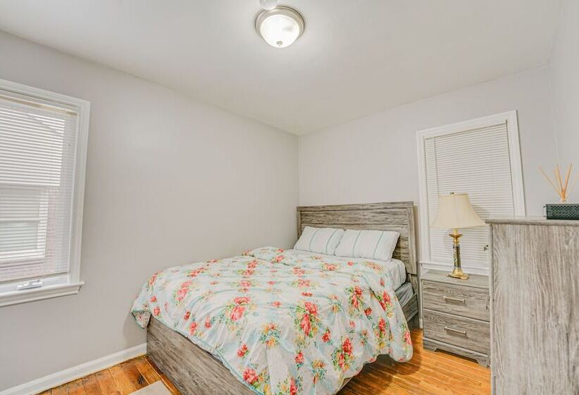 Detroit Vacation Rental: Private Patio & Yard