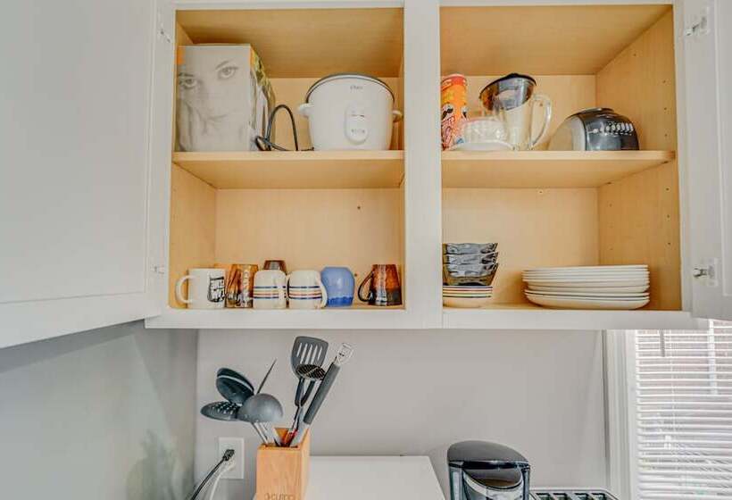 Detroit Vacation Rental: Private Patio & Yard