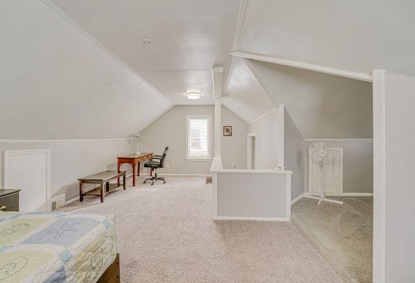 Detroit Vacation Rental: Private Patio & Yard