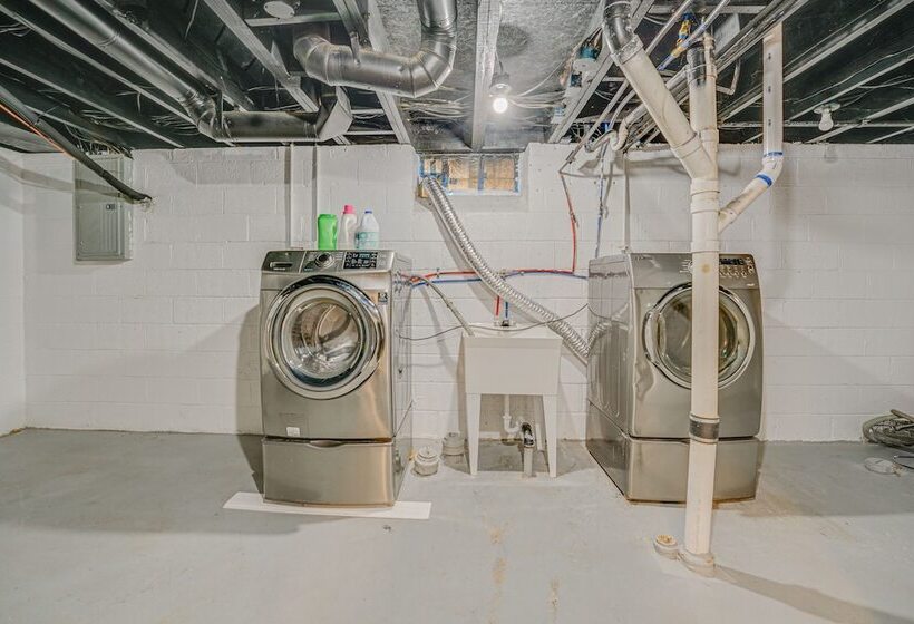 Detroit Vacation Rental: Private Patio & Yard