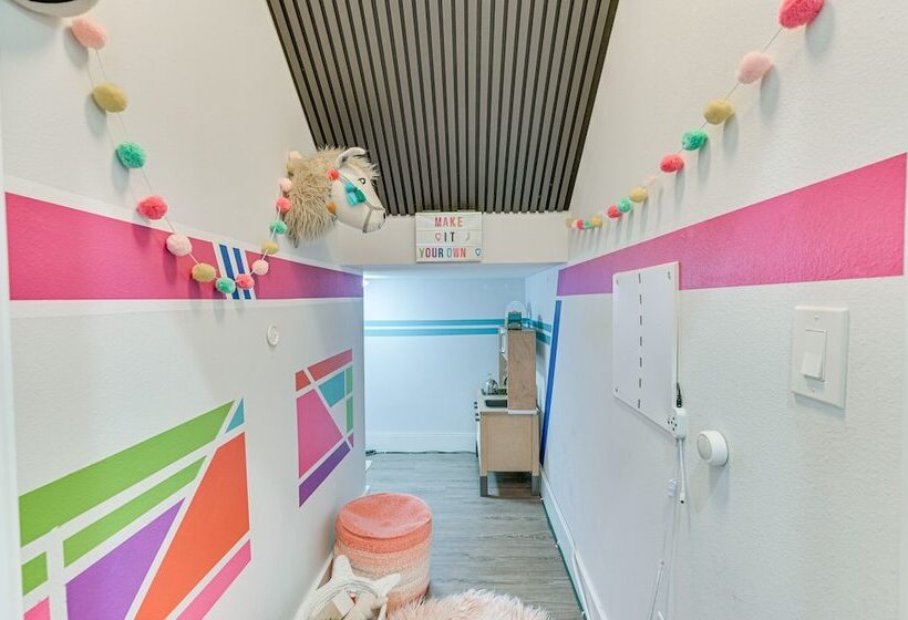 Dog Friendly Lutz Family Home W/ Large Yard!