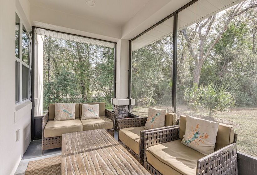 Dog Friendly Lutz Family Home W/ Large Yard!