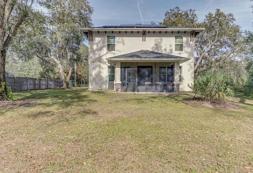 Dog Friendly Lutz Family Home W/ Large Yard!