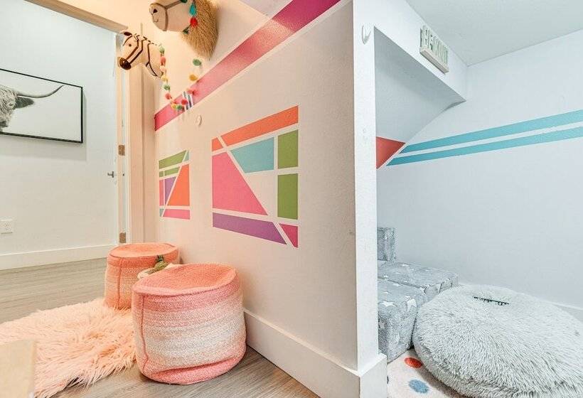 Dog Friendly Lutz Family Home W/ Large Yard!