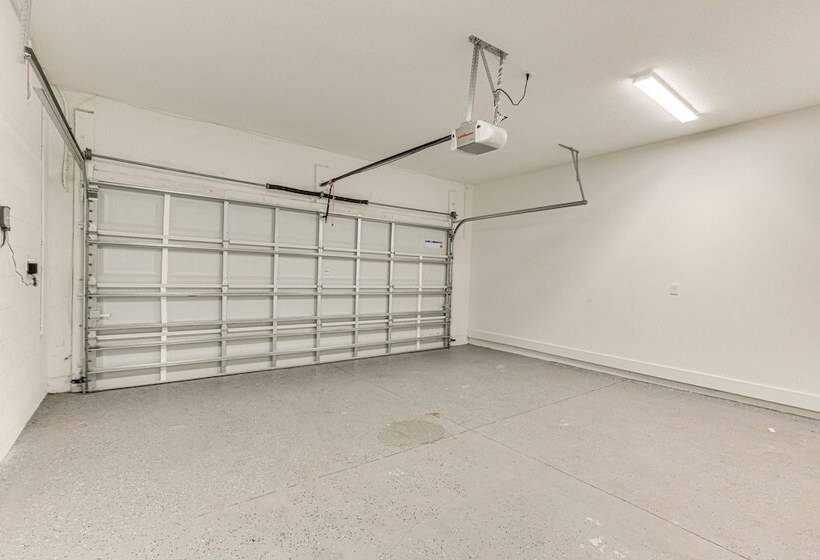 Dog Friendly Lutz Family Home W/ Large Yard!