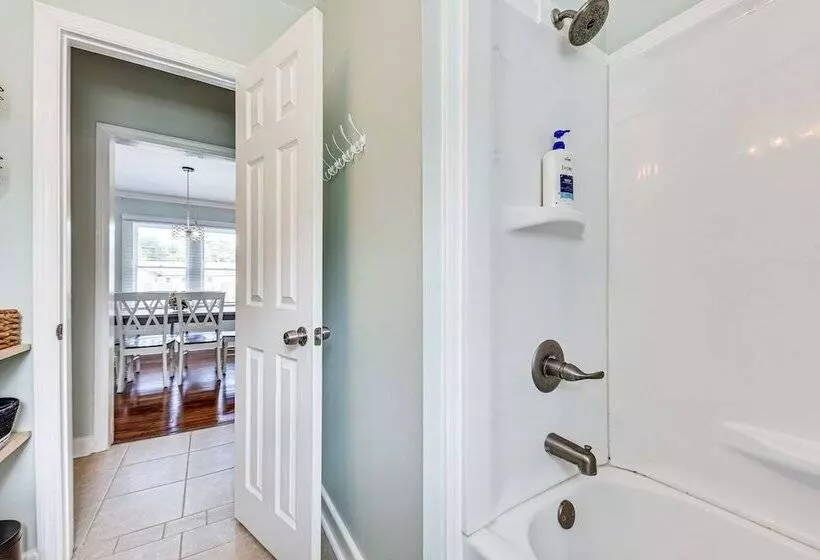 Dtwn St Marys Home Near Waterfront: Pets Welcome!