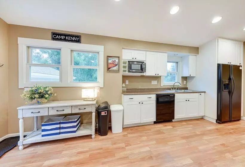 Family Friendly Twin Lakes Home Near Lake Mary!