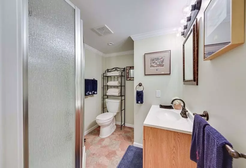 Family Friendly Twin Lakes Home Near Lake Mary!