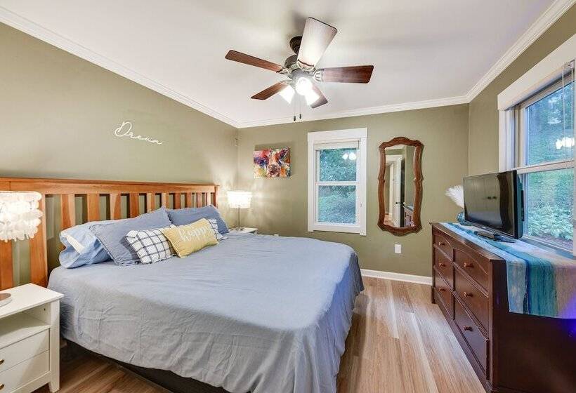 Family Friendly Twin Lakes Home Near Lake Mary!