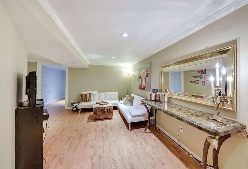 Family Friendly Twin Lakes Home Near Lake Mary!