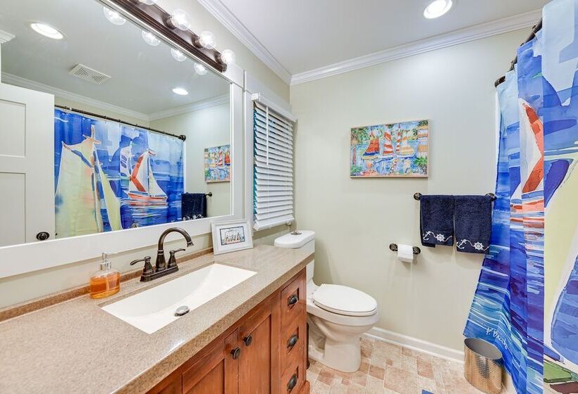 Family Friendly Twin Lakes Home Near Lake Mary!