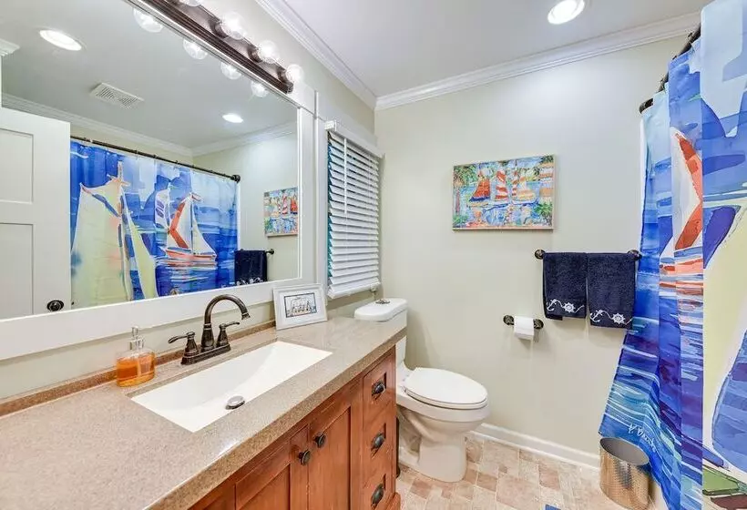 Family Friendly Twin Lakes Home Near Lake Mary!