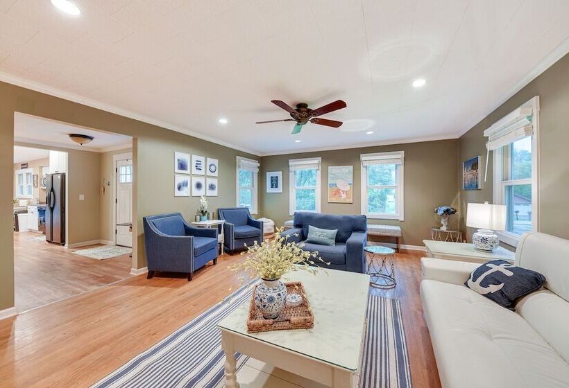 Family Friendly Twin Lakes Home Near Lake Mary!