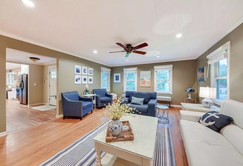 Family Friendly Twin Lakes Home Near Lake Mary!