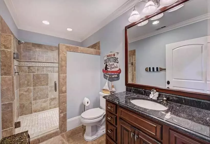 Flip Flop Therapy By Avantstay Theater + Games