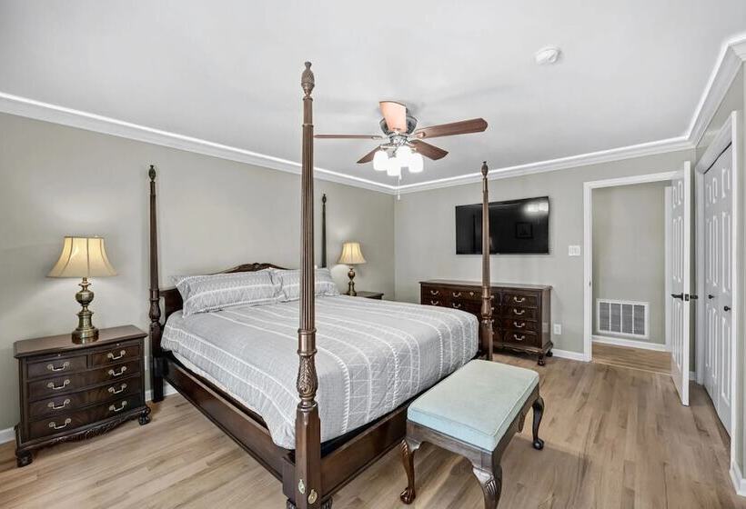 Happy Place By Avantstay Firepit, Ranch Style