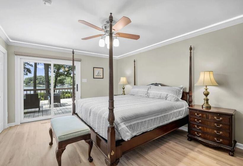 Happy Place By Avantstay Firepit, Ranch Style