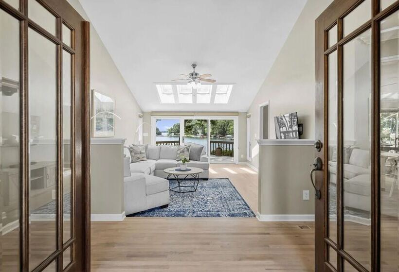 Happy Place By Avantstay Firepit, Ranch Style