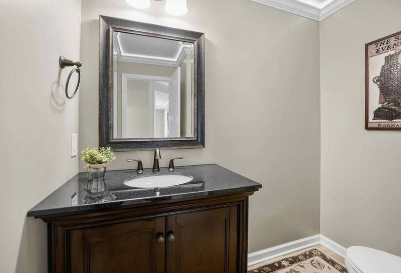 Happy Place By Avantstay Firepit, Ranch Style